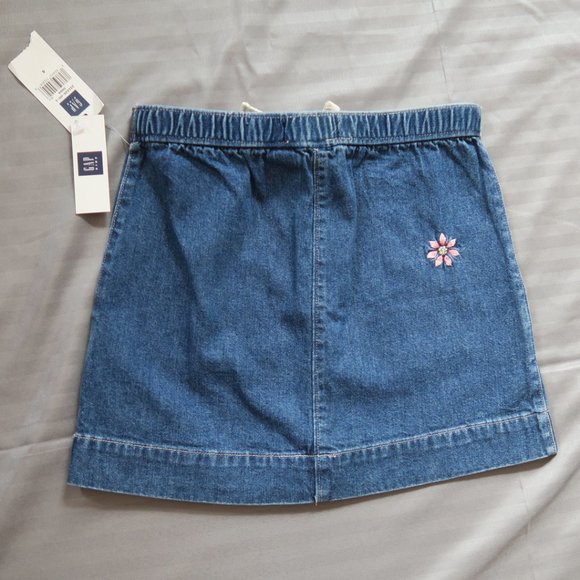 GapKids Girls Denim Skirt w/Embroidered Flowers and Butterfly   Size 4   NWT - Picture 4 of 7